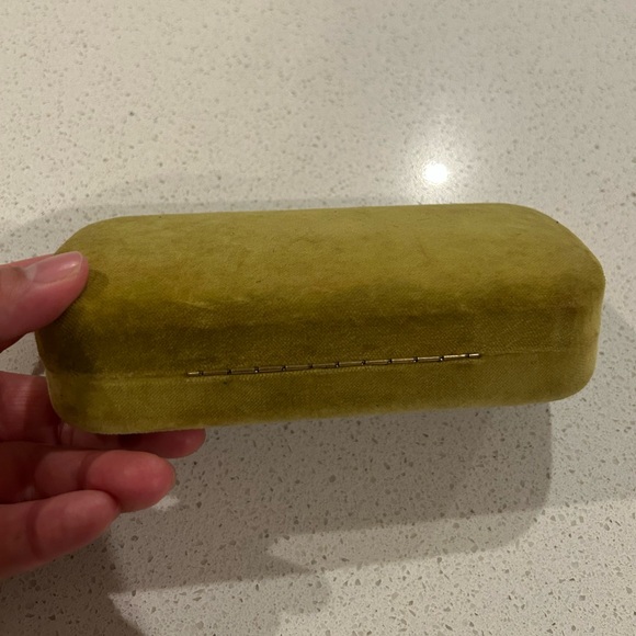 Green Gucci Sunglass Hard Case with sunglass cloth case (no sunglasses) - Picture 5 of 6